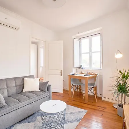 Cozy In Castelo Sao Jorge - Apartment